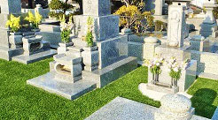 お墓に人工芝を活用したイメージ
