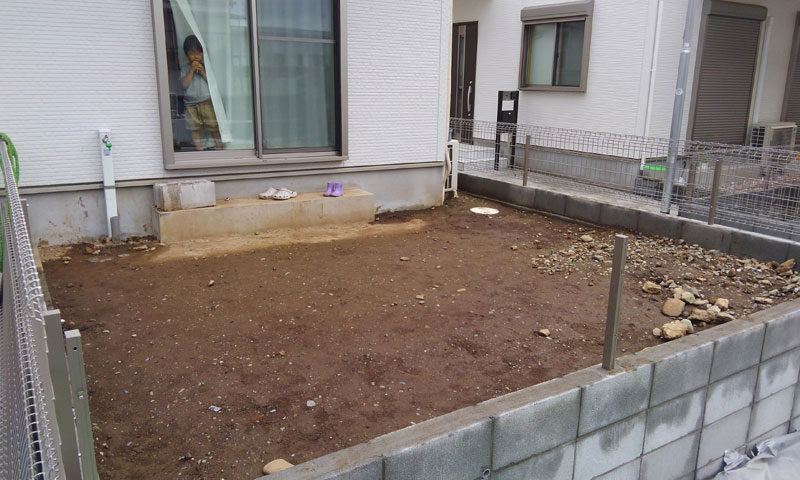 東京都 Y様邸の庭・施工前の写真