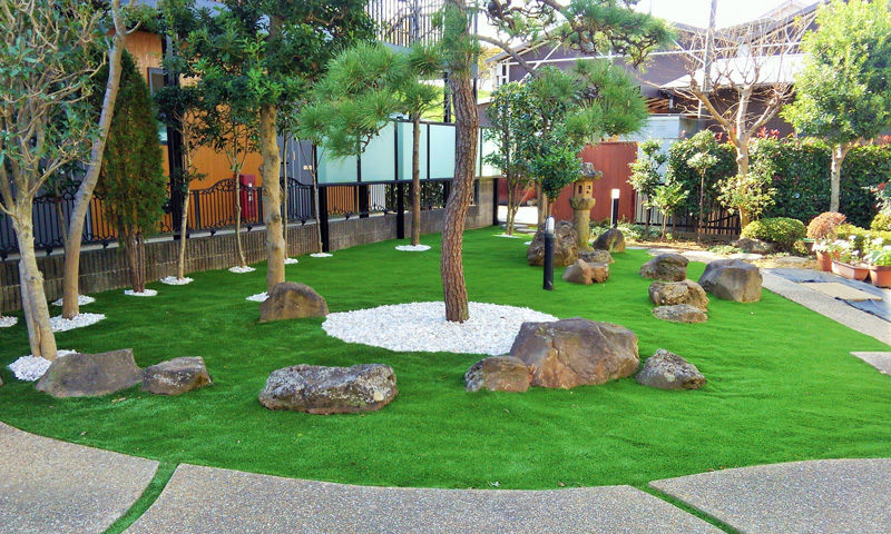 埼玉県 E様邸の庭 すごい人工芝